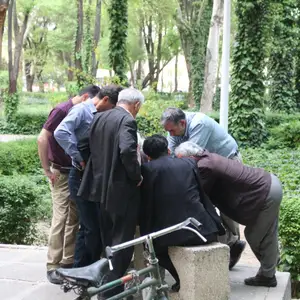 2017-04-13 - Men playing chess