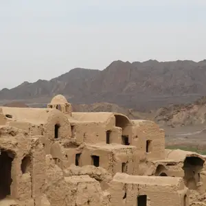 2017-04-18 -  Kharanagh (mud village)